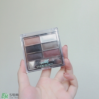 上班族用什么化妆品好 办公室化妆包里带什么好